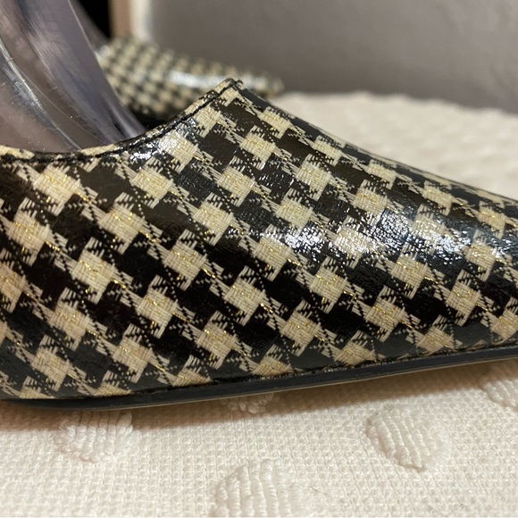 Dollhouse Heel-PEELING ON THE INSIDE PRICED REFLECTS THIS-AS IS SALE - Picture 5 of 9